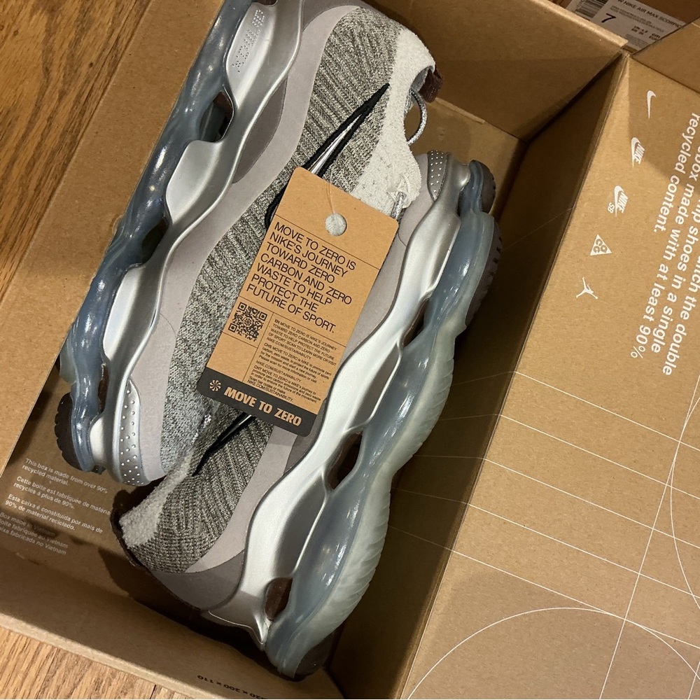 NEW IN BOX Nike Women Air Max Sneakers in Gray and Teal, Size 7.5 - Picture 3 of 4